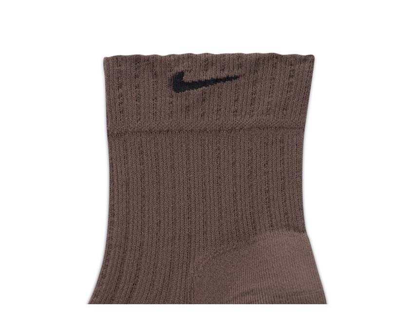 Nike Sheer Ankle Ironstone / Black FJ2239-004