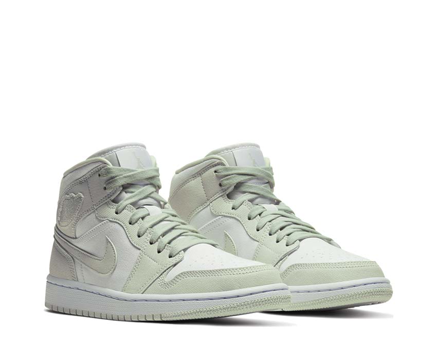 Jordan Air Jordan 1 Mid W White Spruce Aura vue latérale — cuir blanc et vert Spruce
