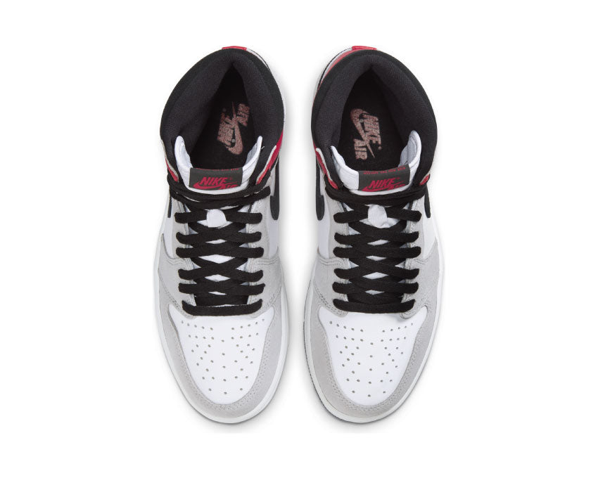 Jordan Air Jordan 1 Retro High OG Light Smoke Grey semelle — semelle blanche Air Jordan 1