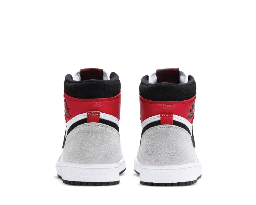 Jordan Air Jordan 1 Retro High OG Light Smoke Grey détail — cuir gris fumée perforé
