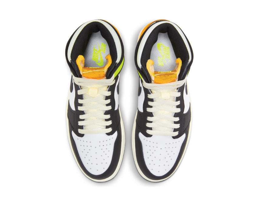 Jordan Air Jordan 1 Retro High OG Volt detalle — cuero volt perforado