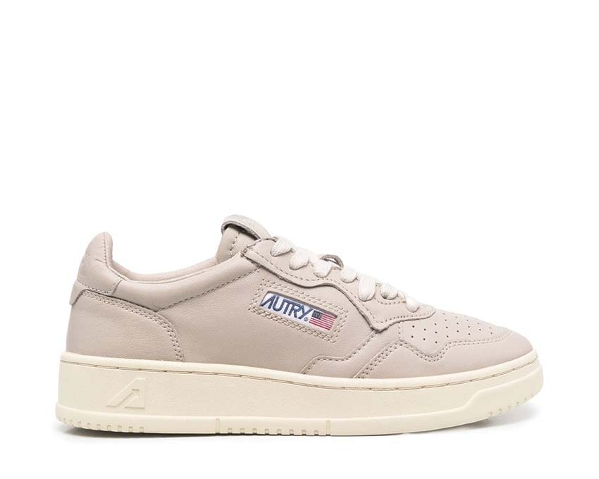 Autry Medalist Low Goat Grey — women's sneaker in elegant grained leather