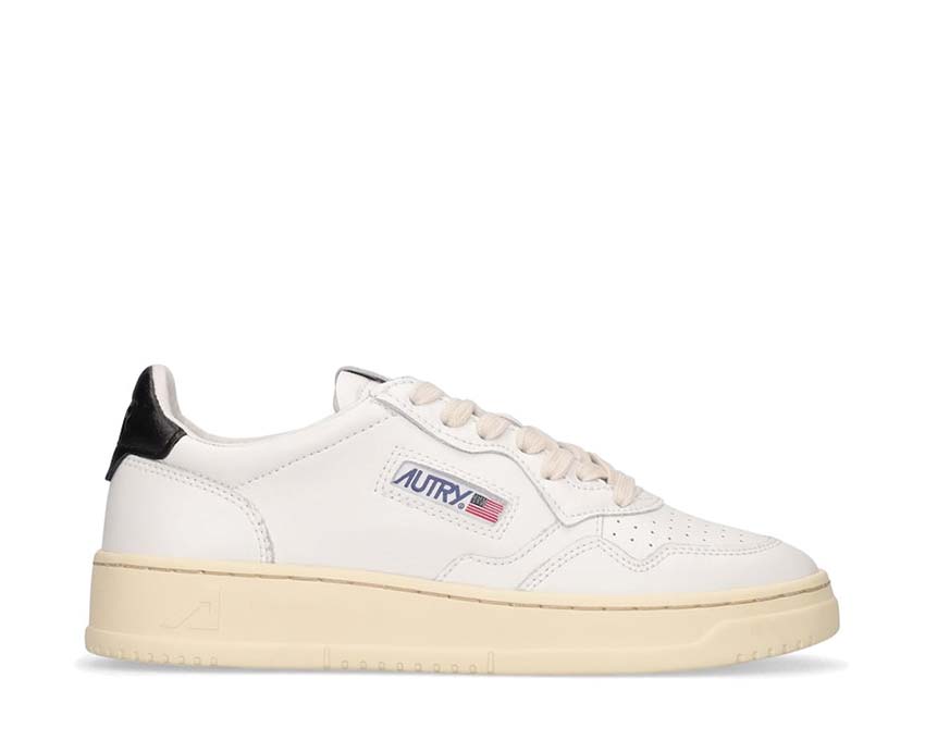 Autry Medalist Low White Black — sneakers homme cuir blanc noir bicolore lifestyle premium