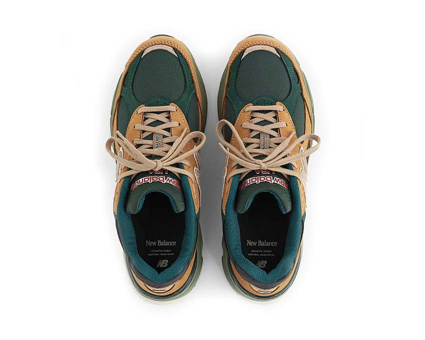 New Balance 990 Made in USA Tan/Vert détail — logo USA et finitions artisanales