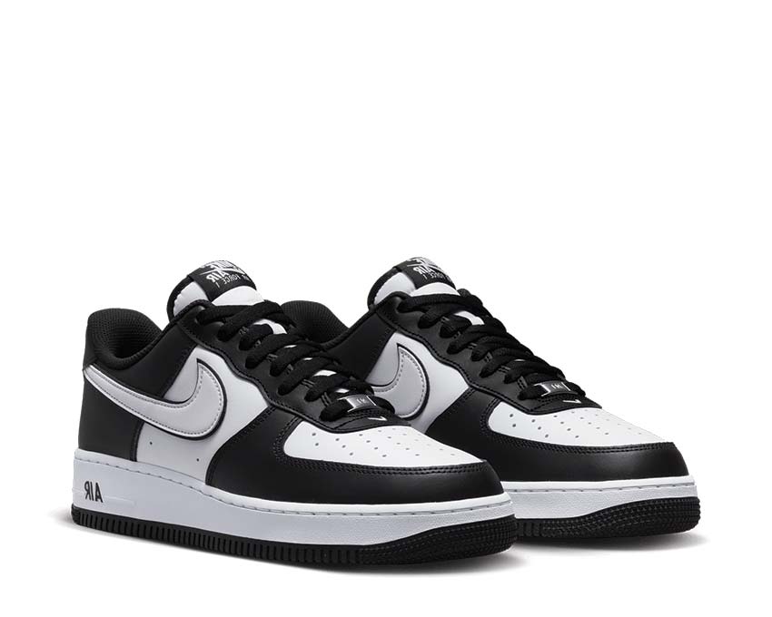 Nike Air Force 1 '07 Black White vue latérale — cuir lisse noir
