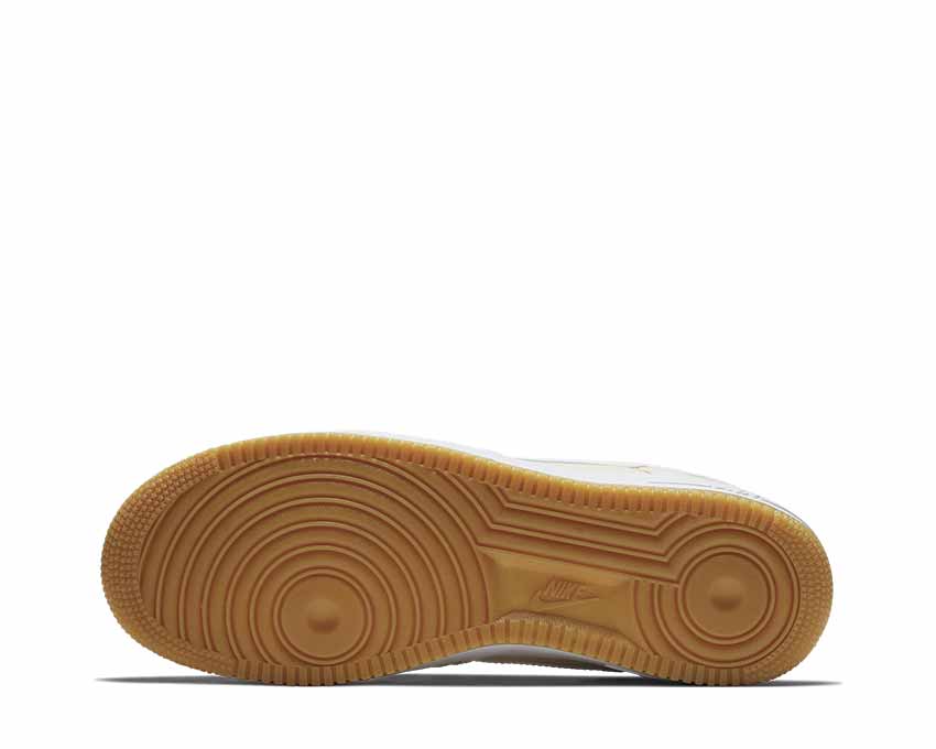 Nike Air Force 1 '07 Premium Light Cream — vue trois quarts avant