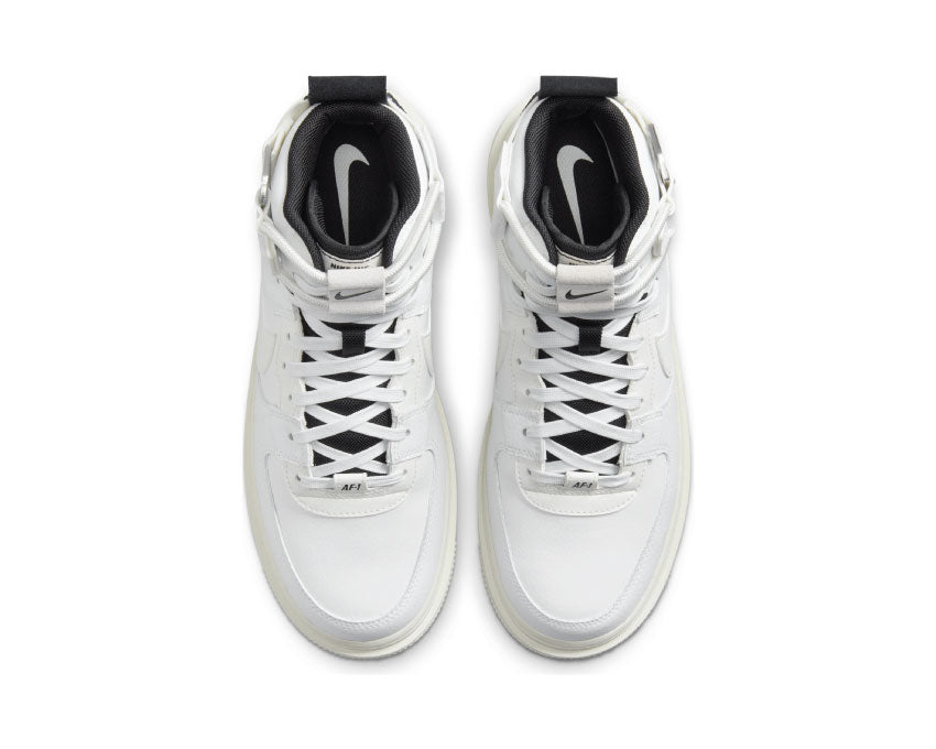 Nike Air Force 1 High Utility 2.0 Summit White detalle — Swoosh cierre cremallera