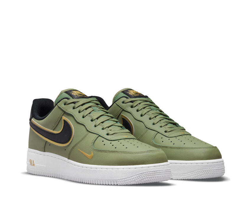 Nike Air Force 1 Low Olive Gold Seitenansicht — texturiertes Olive Leder Schaft
