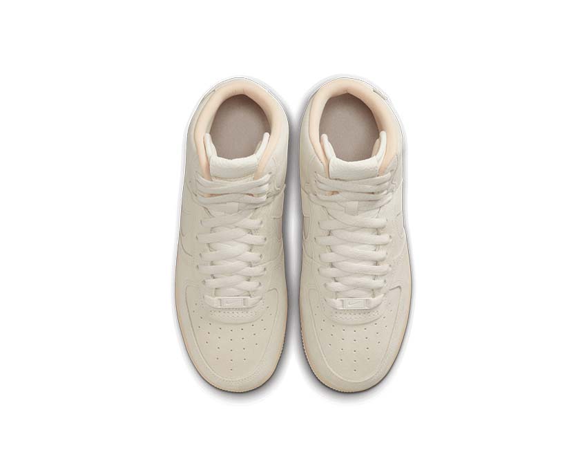 Nike Air Force 1 Sculpt W Sail Phantom Sesame Pure Platinum dettaglio — tomaia in pelle sovrapposta