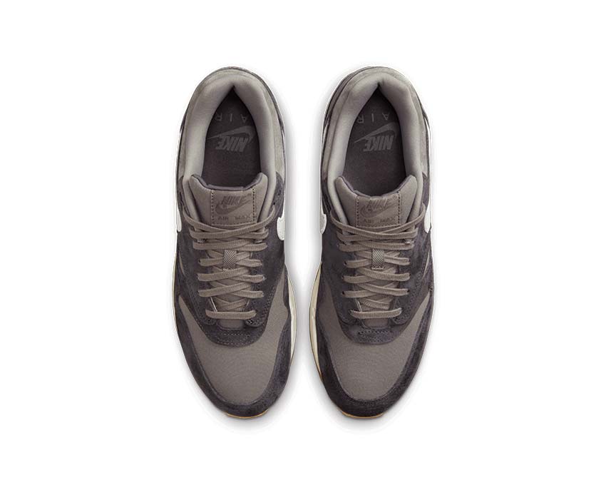 Nike Air Max 1 PRM Soft Grey Neutral Grey détail — tige cuir gris