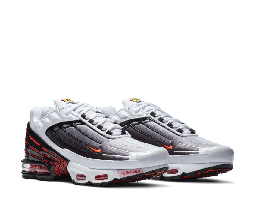 Nike Air Max Plus III White Team Orange Seitenansicht — gewellter TPU Schaft