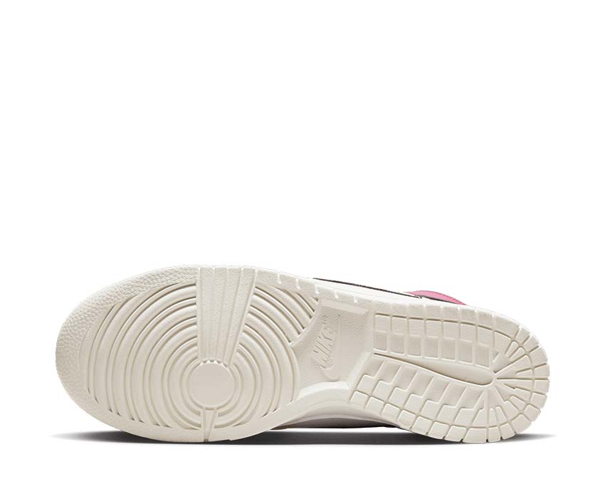 Nike Dunk High Summit White Black Red détail — tige cuir high femme
