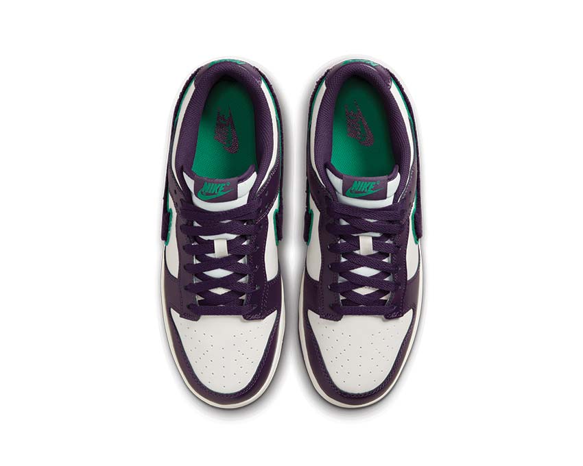 Nike Dunk Low Sail Grand Purple Neptune Green détail — tige cuir bicolore