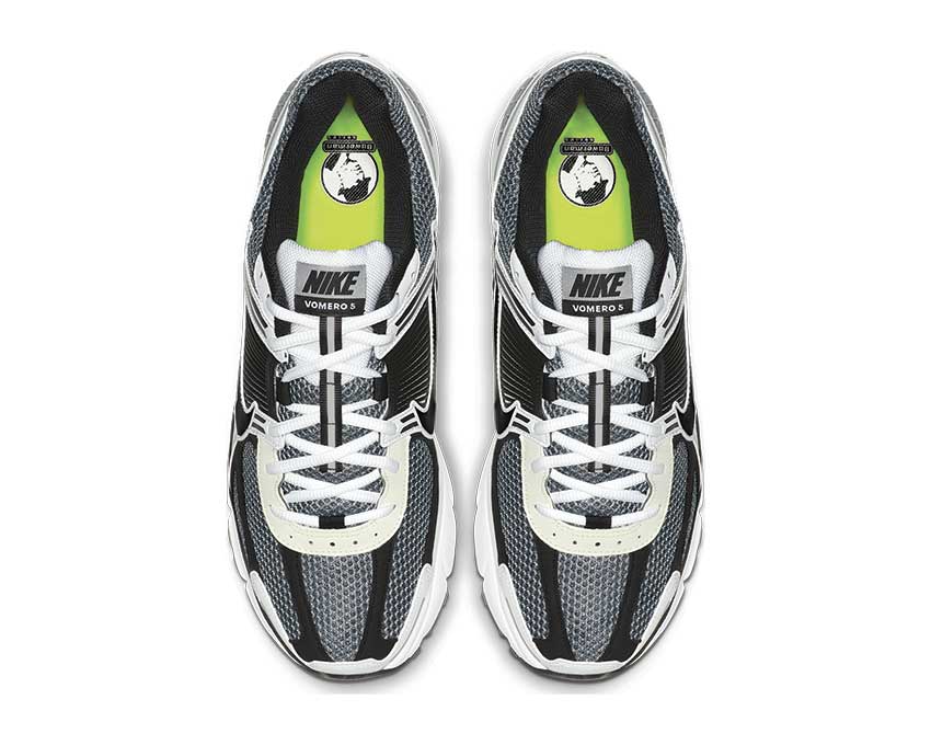 Nike Zoom Vomero 5 SE SP Dark Grey détail — tige mesh gris technique