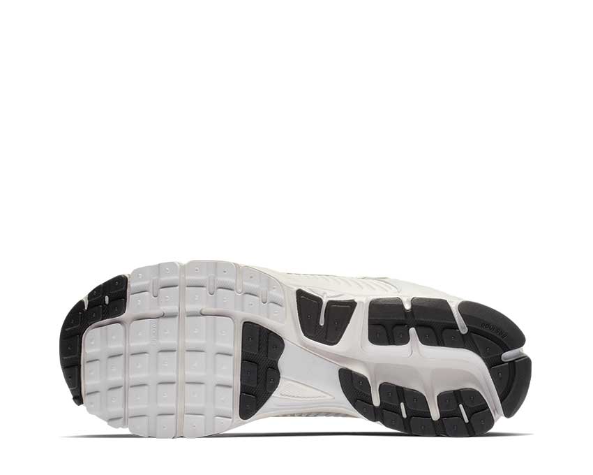 Nike Zoom Vomero 5 SP Vast Grey — three-quarter view front